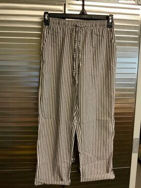 Stripped pull on pants